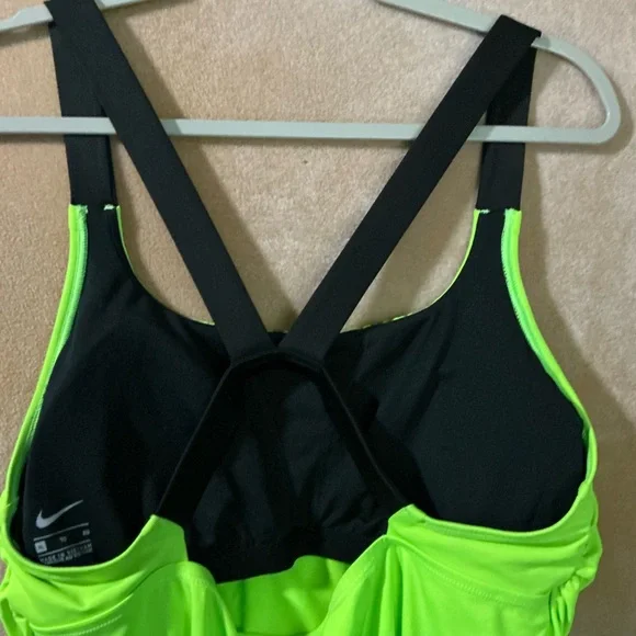 Nike Neon Green Women's  bra Top - Picture 7 of 12